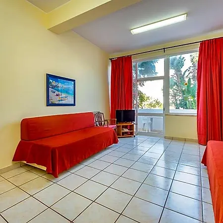 Aparthotel Pateo Village