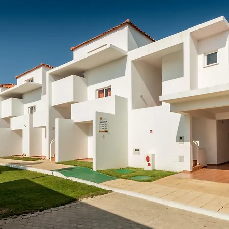 Pateo Village 3*