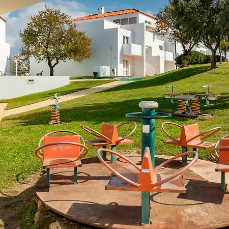 Ξενοδοχείο με διαμερίσματα Pateo Village 3*